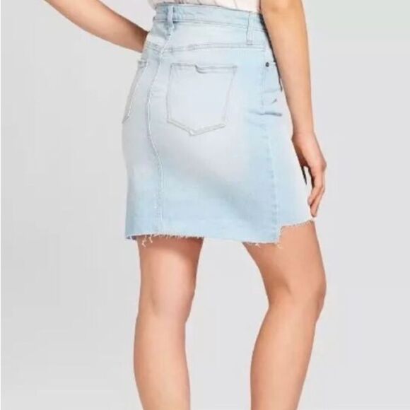Universal threads light wash raw hem denim skirt - Picture 1 of 6
